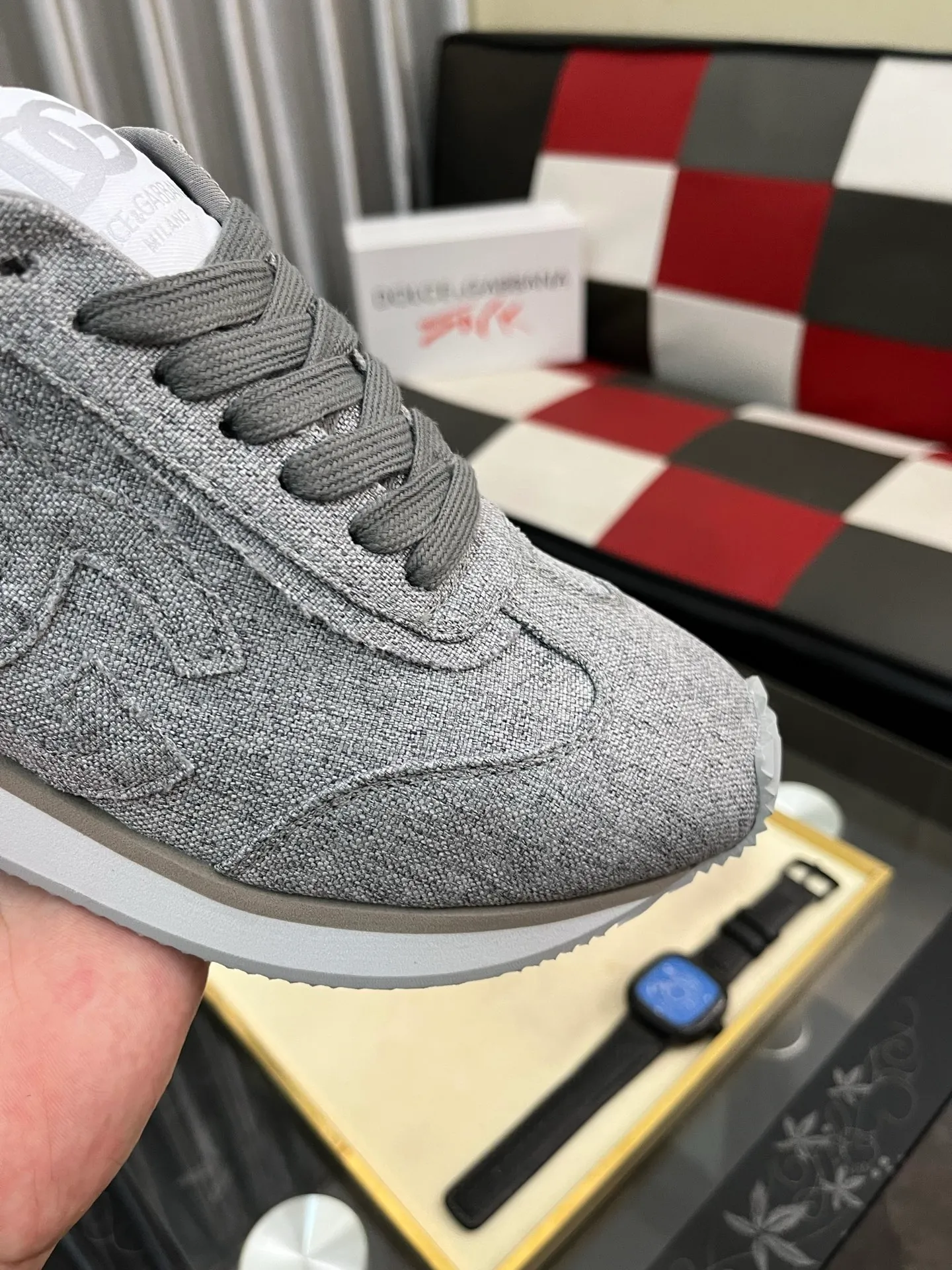 Men's shoes 💰458⌚️⌚️DG's latest popular casual shoes 🔥🔥, the tongue has the brand's iconic details, and the combination of silk cowhide and cow suede enhances the style. Fashionable and versatile, it can complement any look. Create an exquisite design with unique dynamic vitality and modern atmosphere, showing modern elegance. Size: 36-464️⃣colors available